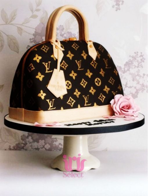 Gucci Handbag Cake - Decorated Cake by Authentique Bites - CakesDecor