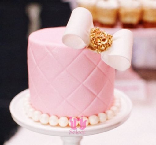 Mini Chanel-inspired cake